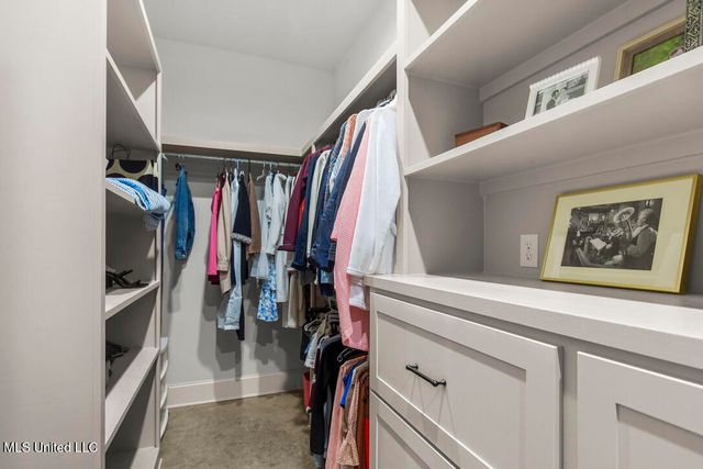 136 Trails End, Flora, MS 39071