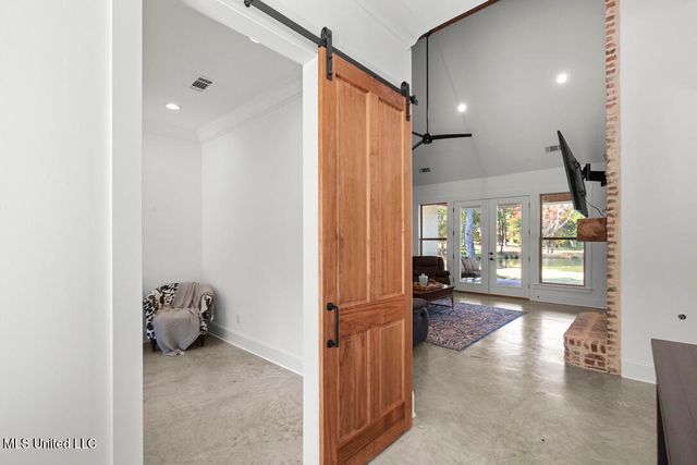 136 Trails End, Flora, MS 39071