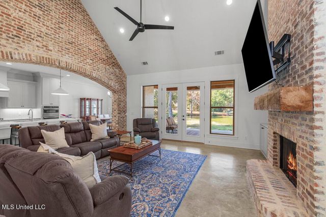 136 Trails End, Flora, MS 39071