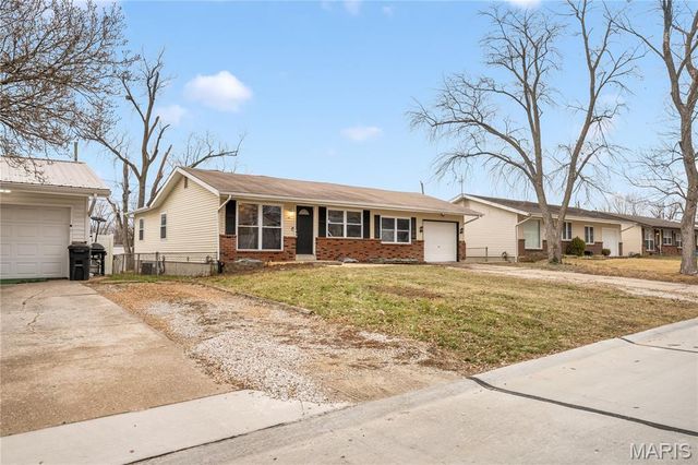 35 Jamestown Drive, St Peters, MO 63376