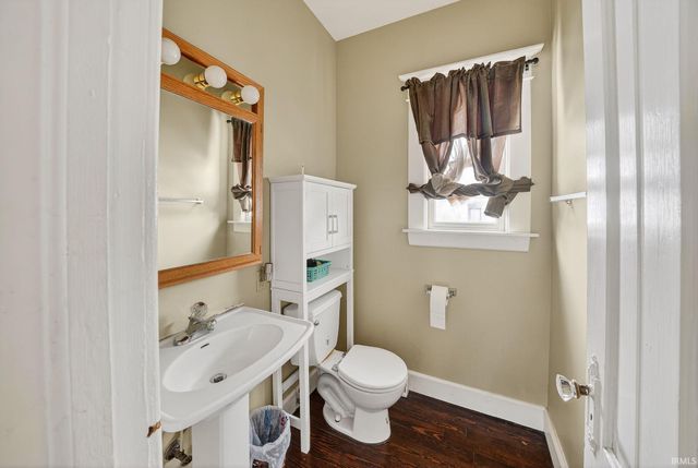 1125 W Washington Street, South Bend, IN 46601