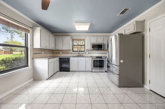 119 N Beltwoods Drive, Desoto, TX 75115