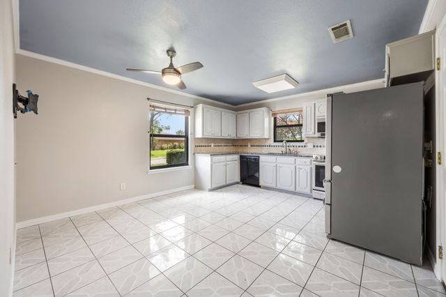 119 N Beltwoods Drive, Desoto, TX 75115