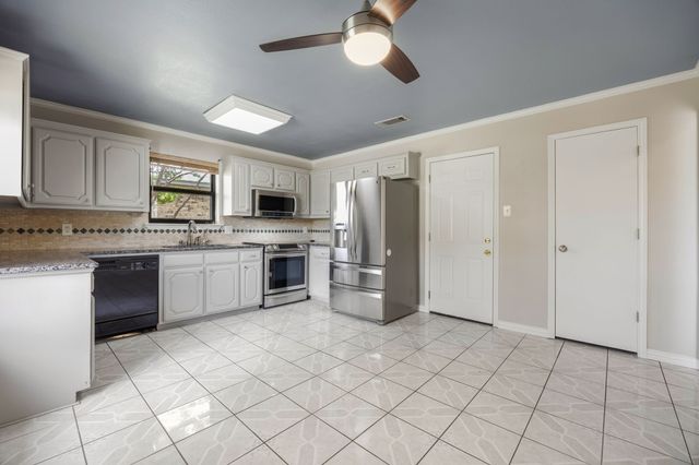 119 N Beltwoods Drive, Desoto, TX 75115