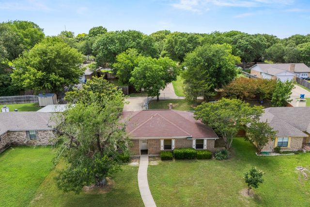119 N Beltwoods Drive, Desoto, TX 75115