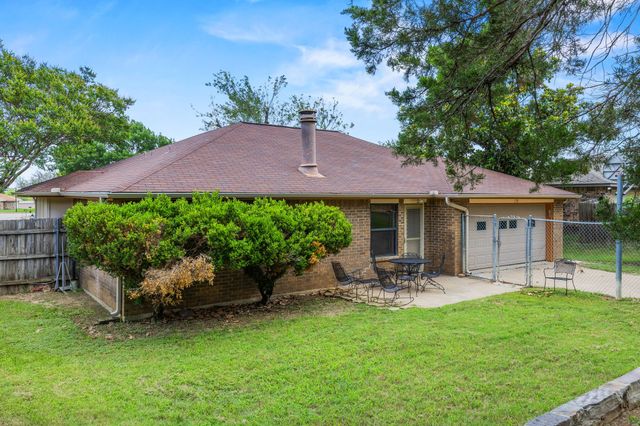 119 N Beltwoods Drive, Desoto, TX 75115