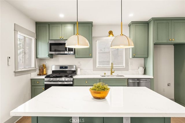 1132 W 56th, Los Angeles, CA 90037