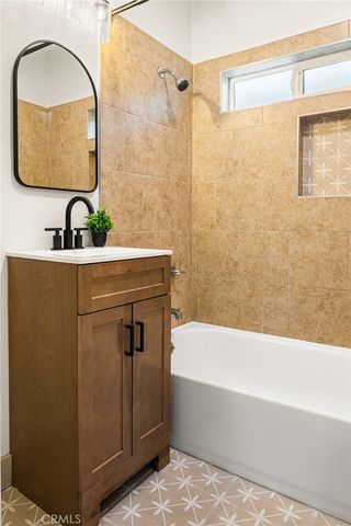 1132 W 56th, Los Angeles, CA 90037
