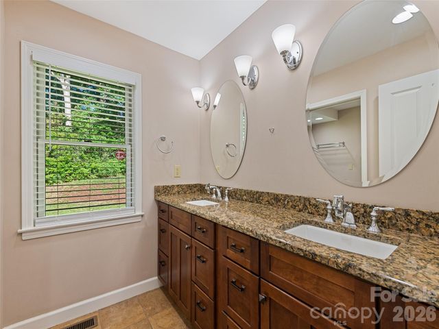 58 Sedgewood Court, Fairview, NC 28730