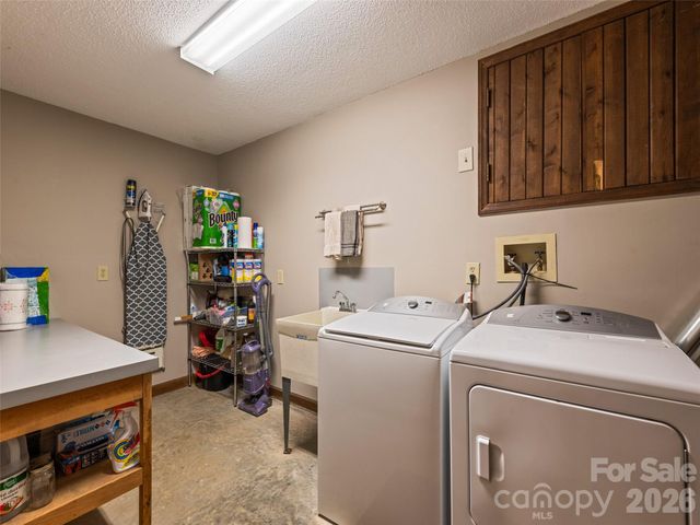 58 Sedgewood Court, Fairview, NC 28730