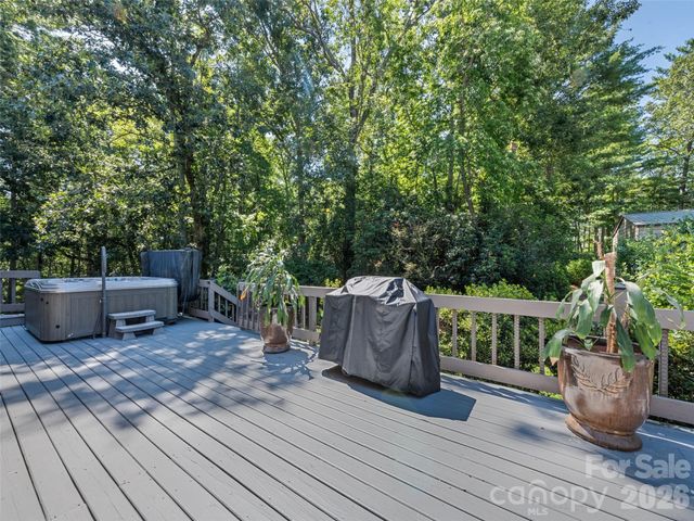 58 Sedgewood Court, Fairview, NC 28730