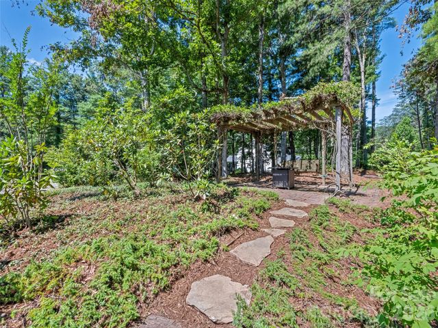 58 Sedgewood Court, Fairview, NC 28730
