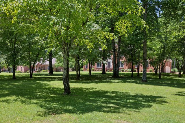 3208 Thoroughbred Dr, Hermitage, TN 37076