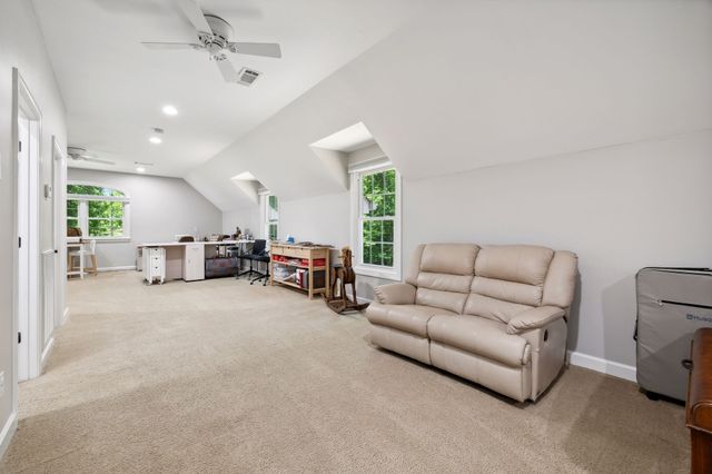 3208 Thoroughbred Dr, Hermitage, TN 37076