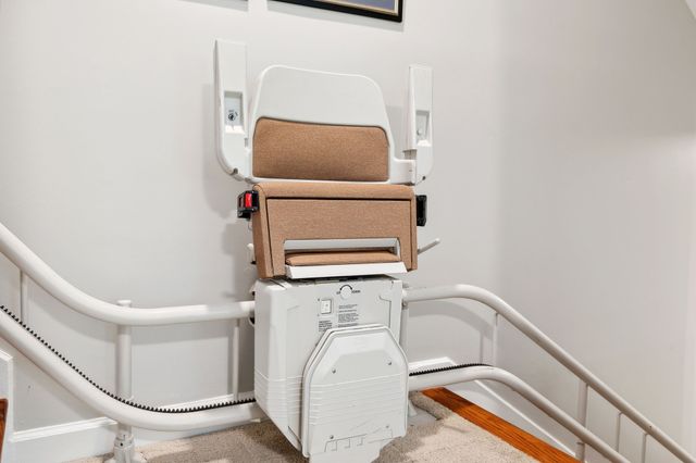 3208 Thoroughbred Dr, Hermitage, TN 37076