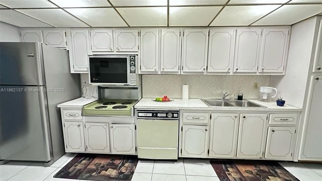 1340 Lincoln Rd 401, Miami Beach, FL 33139