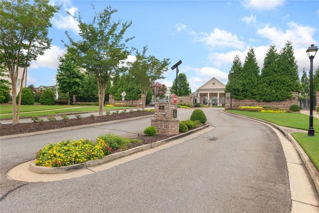 1002 Milhaven Drive 61, Roswell, GA 30076