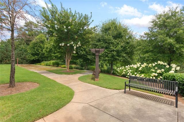 1002 Milhaven Drive 61, Roswell, GA 30076