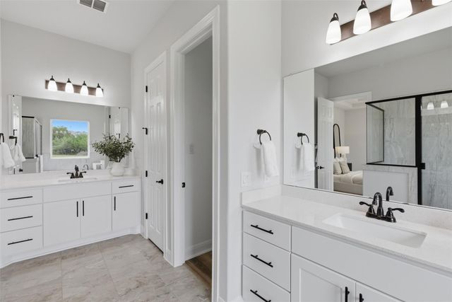 1937 Halflinger LN, Leander, TX 78641