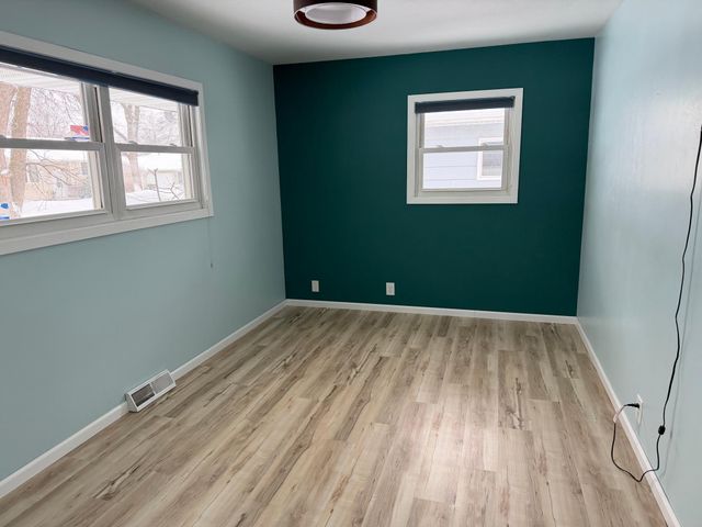 724 Southview Drive SW, Hutchinson, MN 55350