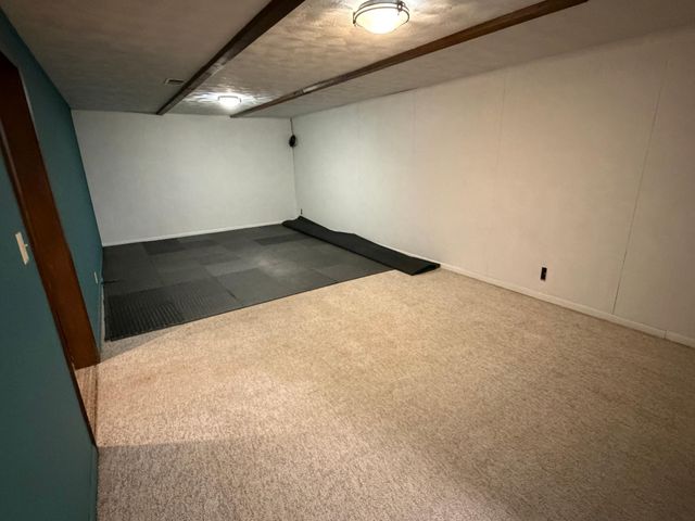 724 Southview Drive SW, Hutchinson, MN 55350