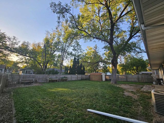 724 Southview Drive SW, Hutchinson, MN 55350