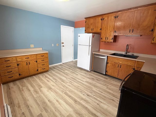 724 Southview Drive SW, Hutchinson, MN 55350