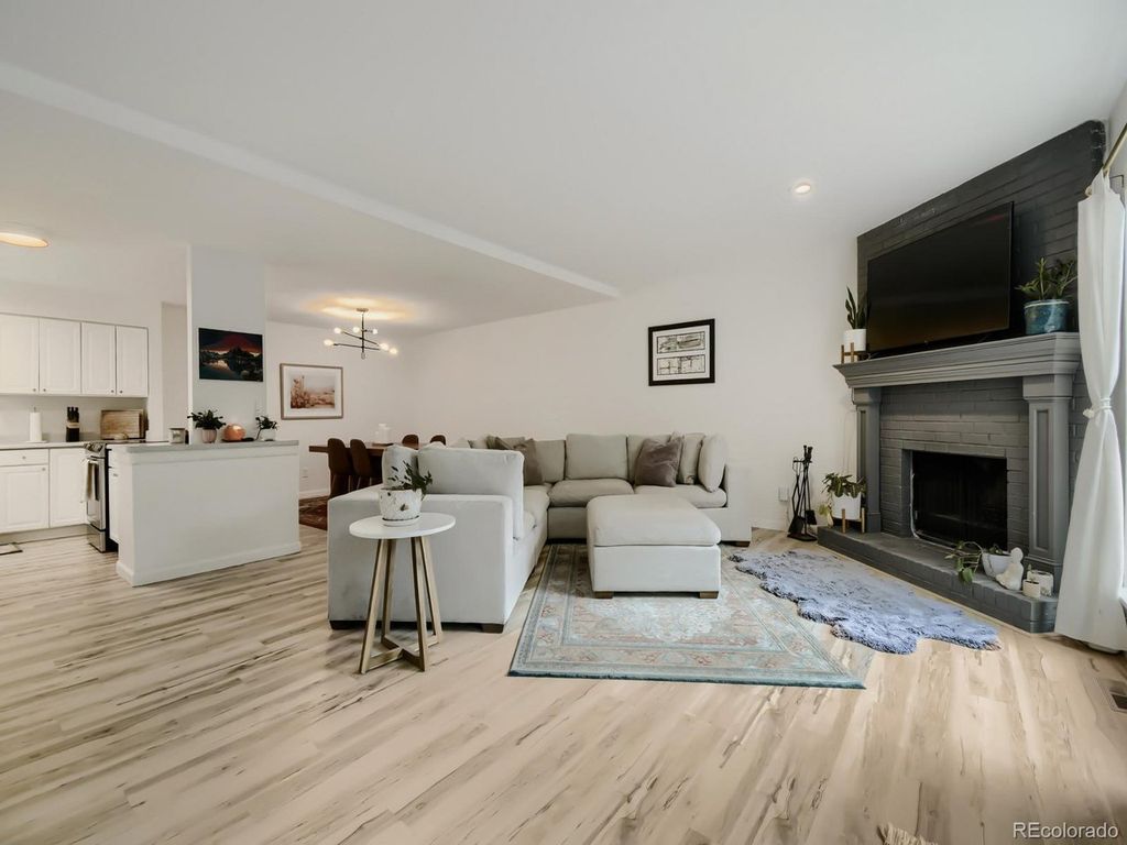6305 W 6th Ave D27, Denver, CO 80214