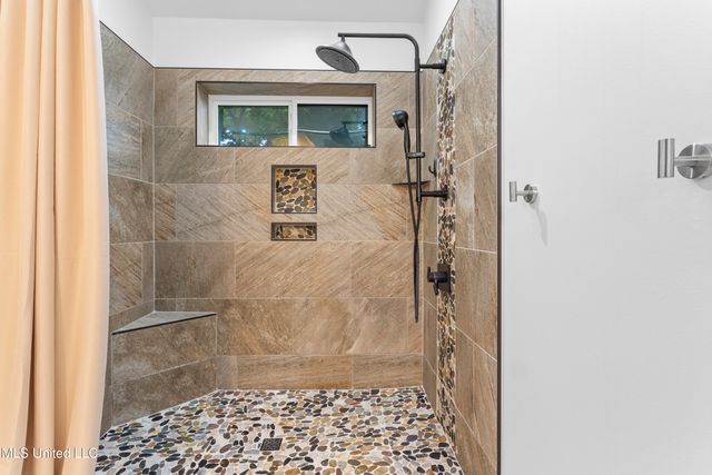 717 Bienville Boulevard, B2, Ocean Springs, MS 39564