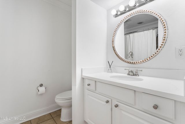 717 Bienville Boulevard, B2, Ocean Springs, MS 39564