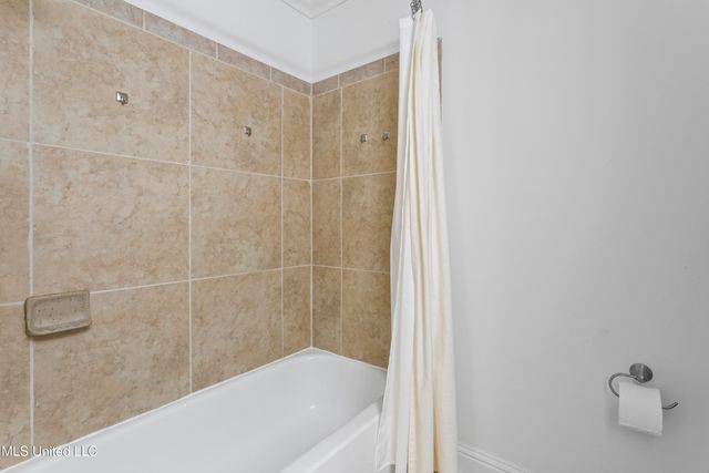 717 Bienville Boulevard, B2, Ocean Springs, MS 39564