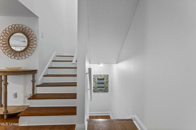 717 Bienville Boulevard, B2, Ocean Springs, MS 39564