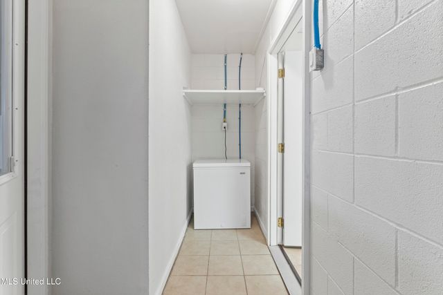 717 Bienville Boulevard, B2, Ocean Springs, MS 39564