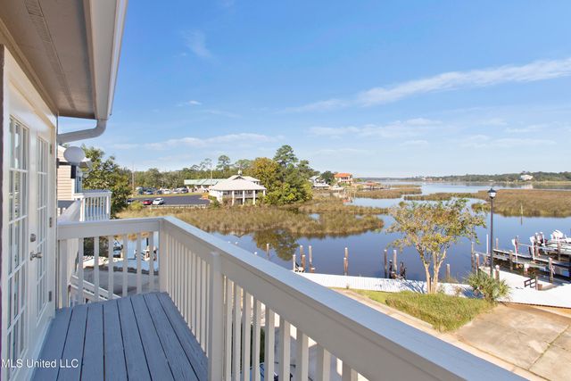 717 Bienville Boulevard, B2, Ocean Springs, MS 39564