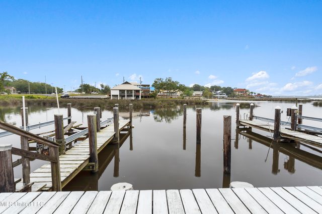 717 Bienville Boulevard, B2, Ocean Springs, MS 39564