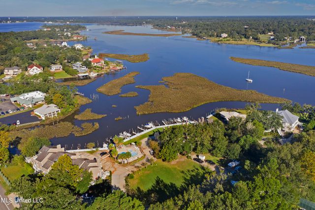 717 Bienville Boulevard, B2, Ocean Springs, MS 39564