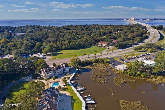 717 Bienville Boulevard, B2, Ocean Springs, MS 39564