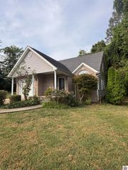 905 Stonebrook Court, Paducah, KY 42003