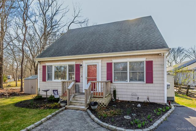 278 Ridge Road, Ridge, NY 11961