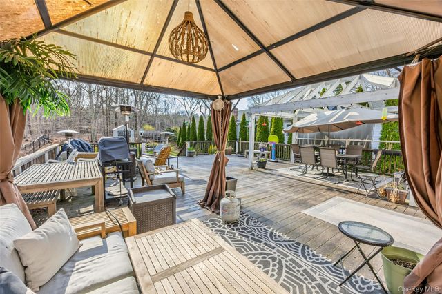 278 Ridge Road, Ridge, NY 11961