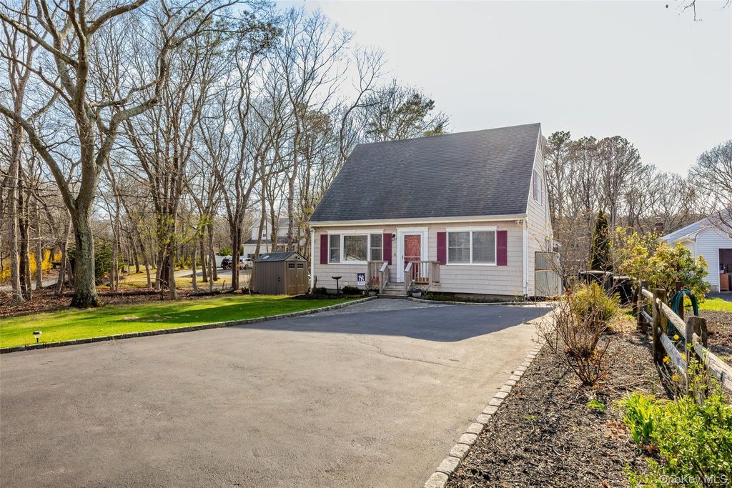 278 Ridge Road, Ridge, NY 11961