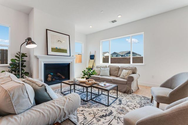 8536 Rino Way, Elk Grove, CA 95757