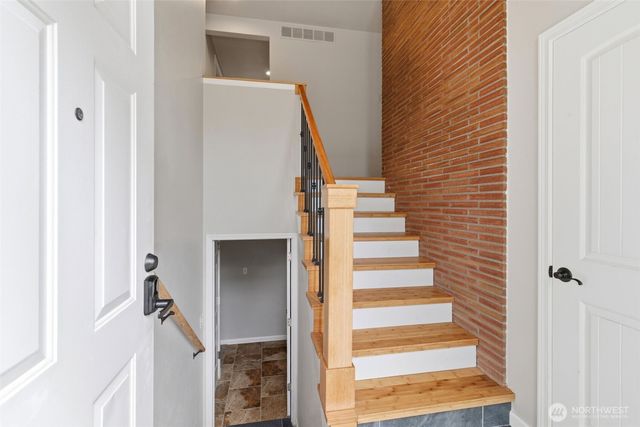826 Maplewood Avenue, Kent, WA 98030
