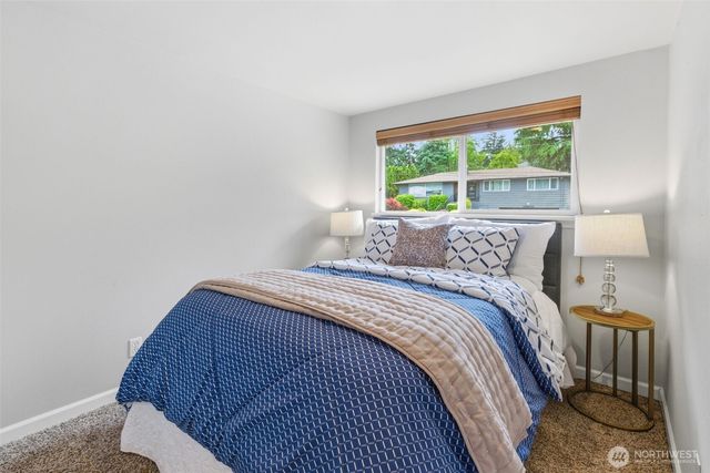 826 Maplewood Avenue, Kent, WA 98030