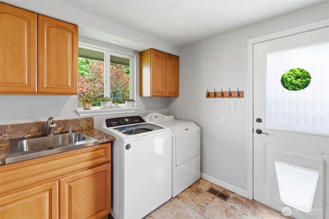 826 Maplewood Avenue, Kent, WA 98030
