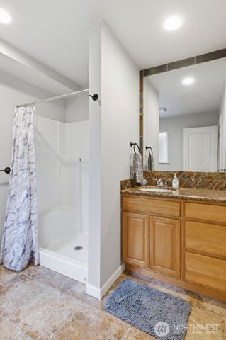 826 Maplewood Avenue, Kent, WA 98030