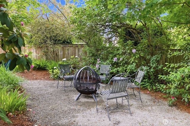 826 Maplewood Avenue, Kent, WA 98030