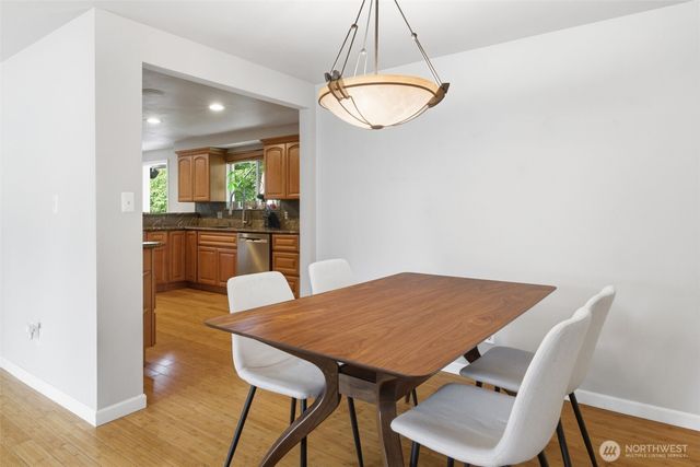 826 Maplewood Avenue, Kent, WA 98030
