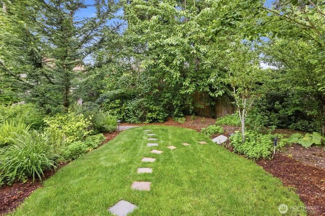 826 Maplewood Avenue, Kent, WA 98030