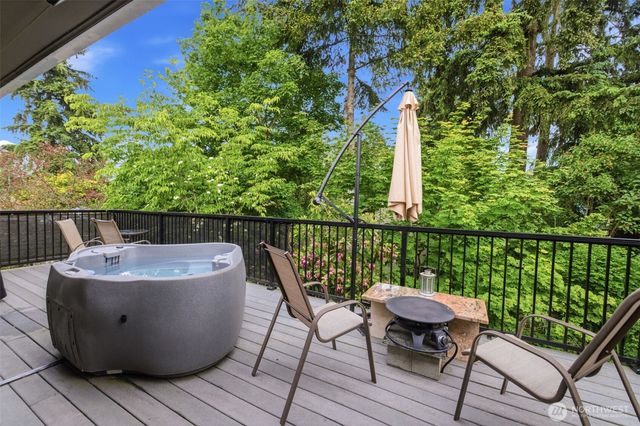 826 Maplewood Avenue, Kent, WA 98030